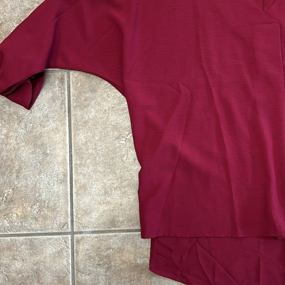 Maroon Dolman Sleeve Loose Fit V Neck Tabbed Sleeve Blouse size M - Picture 2 of 6